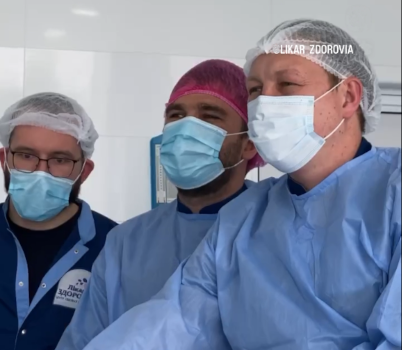 Гінеколог - хірург Євтушенко Олександр проводить операцію по гінекології Лапароскопія ендометріоїдної кісти яєчника